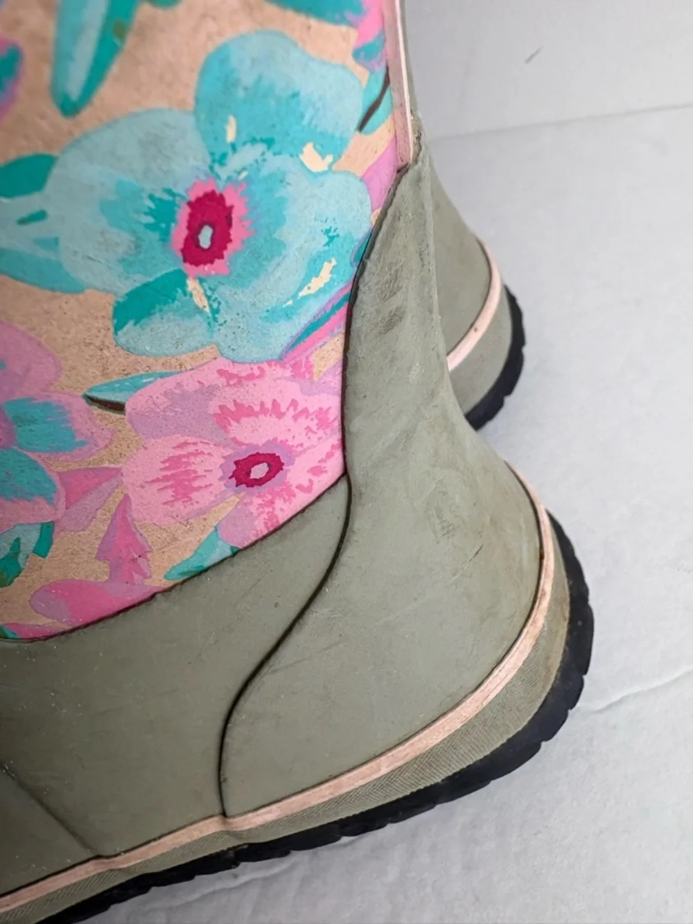 Bogs Pink & Aqua Floral Mid-Height Rain Boots size 3